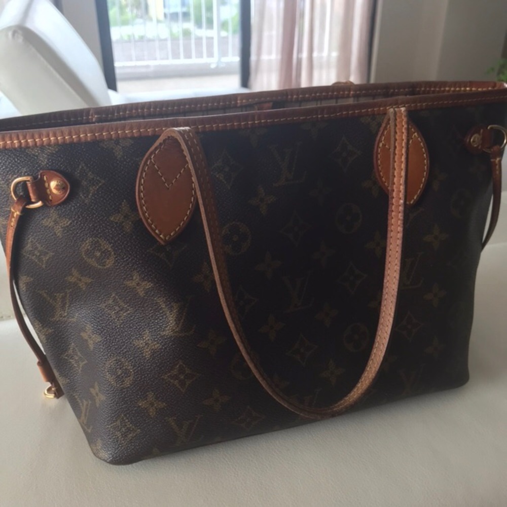 Louis Vuitton Classic Monogram Neverfull Handbag